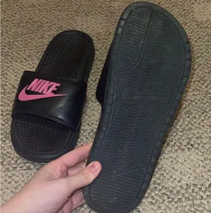 Nike Slides thumbnail 2