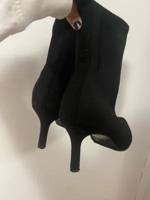 Black low boots Size 8.5 thumbnail 4