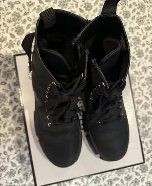Steve Madden Boots Size 7.5 thumbnail 2