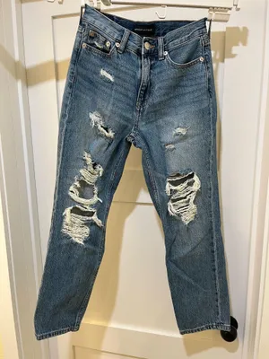 Aeropostale Mom Jeans Ripped thumbnail 2