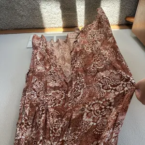 Rip Curl Dress Size Small Brown Ivory Floral Short Sleeve Wrap V-Neck Maxi‎ Boho thumbnail 6