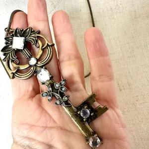 Long rhinestone key pendant necklace thumbnail 3