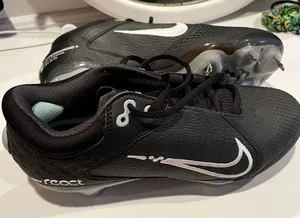 Nike Softball Cleats thumbnail 2