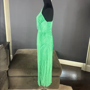 Women’s Green One-Shoulder Midi Dress Side Cut Out Side Zip Size M NWOT thumbnail 5