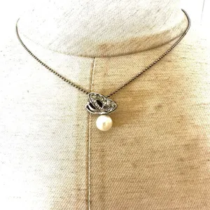 Vintage silver tone butterfly faux pearl pendant necklace thumbnail 2