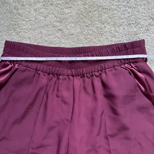 Metaphor Women’s Medium Burgundy Pull-On Dress Pants with Silk Lined Pockets thumbnail 9