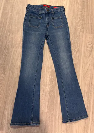 Guess Jeans thumbnail 1
