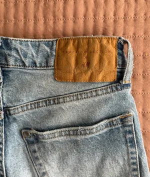 H&M Denim Cutoff Shorts thumbnail 4