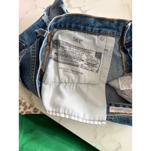 Levi's‎ 501 Original Shorts in a distressed medium wash size 29 thumbnail 5