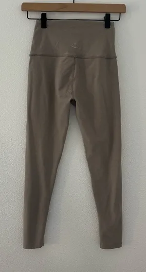 Beyond Yoga tan high rise leggings cropped length thumbnail 1