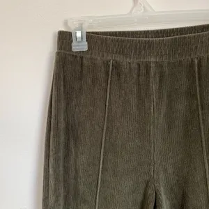 Aerie Groove ON Velour High Waisted Flare Pant Pull ON Ribbed Army‎ Green Size S thumbnail 3