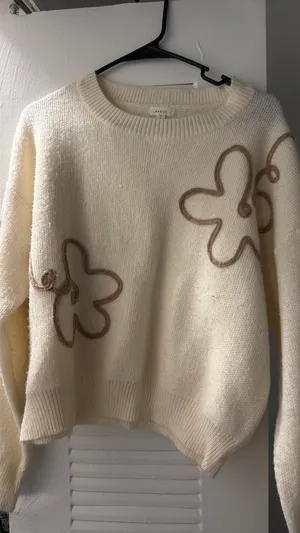 woman’s sweater White thumbnail 3