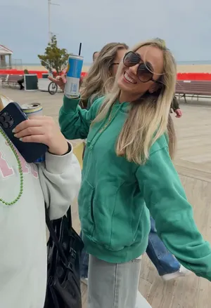 Green TNA Aritzia Sweatshirt Cozy XS thumbnail 4