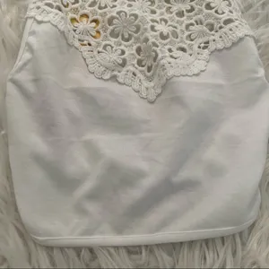 Reverse Women's Juniors Size Medium Crochet Tie Back Crop Top White Halter #9687 thumbnail 4