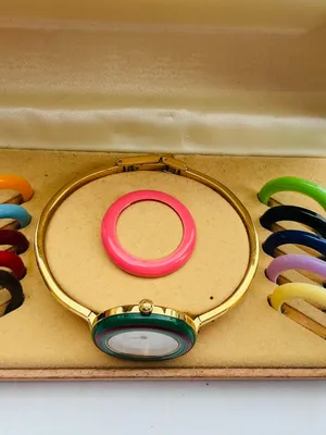 Gucci Gold Bangle Watch with beautiful bezels💛💙💚❤️💜🩵 thumbnail 8