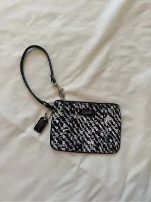 COACH | Park Donegal Black & White Wristlet thumbnail 2