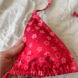 Pink Floral Tilly’s XS Bikini top thumbnail 3