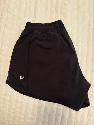 Lululemon Hot Hot Shorts thumbnail 2