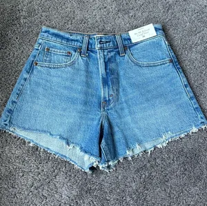 Abercrombie The 90s Relaxed Cut-Off Shorts thumbnail 1