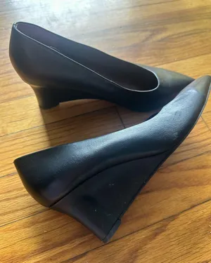 Franco Sarto Frankie Pointed Toe Wedge Pump Leather Dress Shoes Women’s Size 9M thumbnail 1