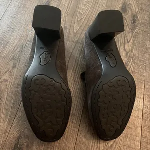 Born Women’s Suede‎ Heels 8 1/2 M Leather Comfort thumbnail 5