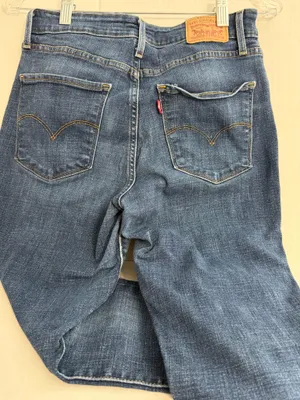 Levi's Women's High-Rise Jeans in Mid Blue Wash thumbnail 3
