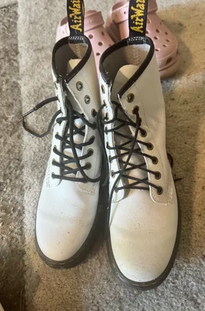 Dr. Martens Doc Dr. Scholl's Martens thumbnail 1