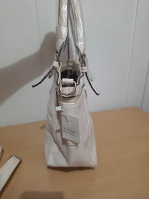 Beautiful white purse thumbnail 6