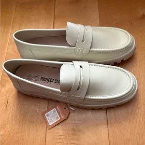 Project Cloud women’s Filide Leather Loafers cream sz 10 new NWT thumbnail 2
