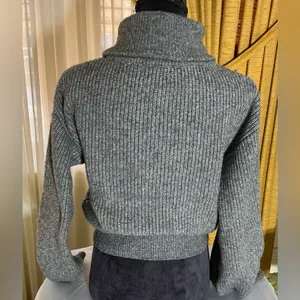 Modern STEVE MADDEN sweater 💖 thumbnail 4