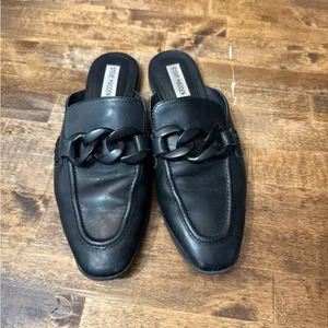 STEVE MADDEN Black Leather w/ Chain Detail Slip-On Loafers Mules Flats Size 10 thumbnail 2