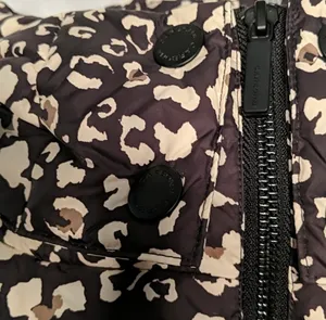 Carbon 38 Puffer Jacket thumbnail 8