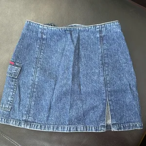 Tommy Hilfiger denim cargo skirt thumbnail 1