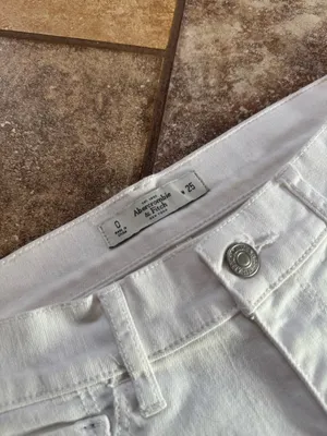 Abercrombie Shorts White thumbnail 3