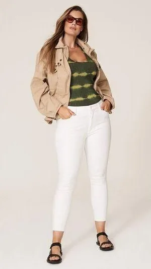 RTR sz 30 (10) MOTHER Fairest Of Them All The Looker Crop Jeans solid white Jean thumbnail 1