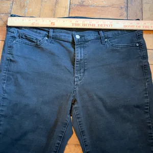 Levis Classic Straight‎ Leg Jeans Womens 20W M Black Denim Pants thumbnail 5