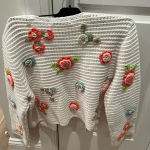 NWT Alice + Olivia ANDERSON CARDIGAN White Multi Roses M thumbnail 8
