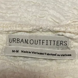 Urban Outfitters Cream Crinkle Textured Short Sleeve Button Down Crop Top Size M thumbnail 3