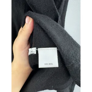 Women’s Víctor Alfaro Small Black Wool Cardigan thumbnail 6