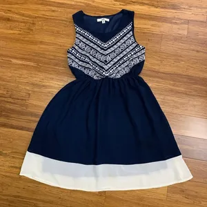 YA Los Angeles Dress Womens‎ Size Medium Navy Sleeveless Fit & Flare White Trim thumbnail 1