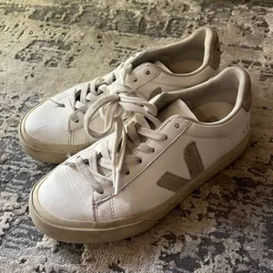 Veja White Campo Low Top Sneakers Size 7 US $175 thumbnail 1