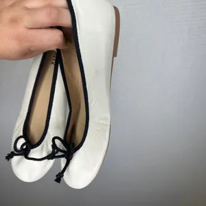 ONYX Cream Leather Ballet Flats Black Trim Rope Bow Round Toe Size 41 32024/154 thumbnail 4