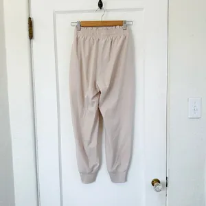 Abercrombie & Fitch | YPB‎ motionTEK Athletic Workout Jogger in Oat XSmall thumbnail 3