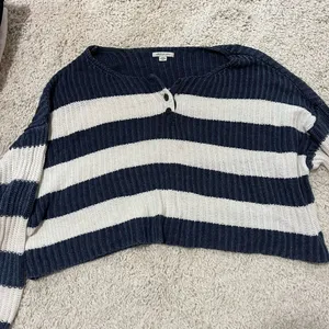 American Eagle Sweater thumbnail 1