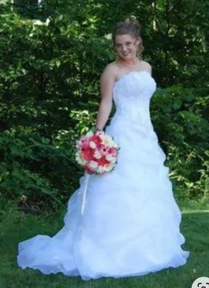 David's Bridal White Organza Wedding Dress thumbnail 3