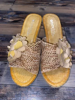 NIB Spring Step Beige Woven Slide Wedges with Flower Accent thumbnail 3