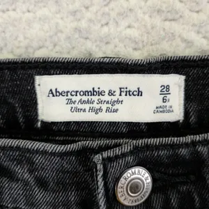 Abercrombie Fitch The Ankle Straight Ultra‎ High Rise Black Jeans Women 28 6R thumbnail 3