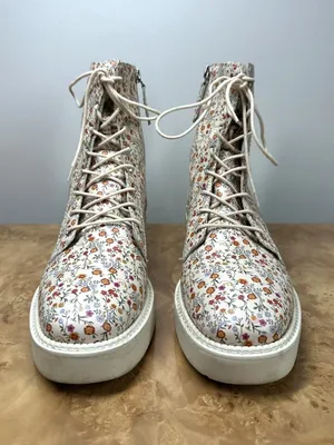 Schutz McKenzie Floral Leather Combat Boots Womens 8B Cream Lace Up Cottagecore thumbnail 2