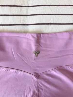 Aritzia Biker Shorts 5" (size 6) thumbnail 3