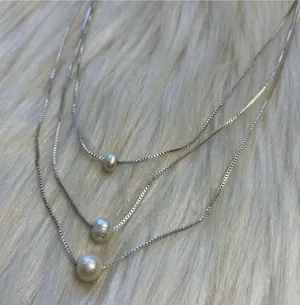 Tripple pearl layered silver tone necklace thumbnail 1